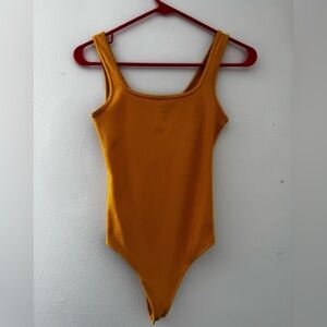 Yellow ribbed Abercrombie body suit - size small